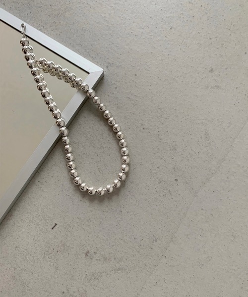 CANAL JEAN（キャナルジーン）の「Pt(ピーティー) 連玉ネックレスショート（ネックレス・レディース・シルバー・ONE SIZE）」の3枚目の写真