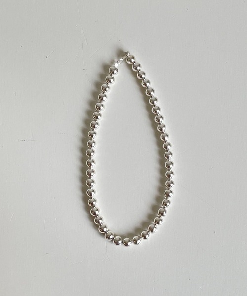 CANAL JEAN（キャナルジーン）の「Pt(ピーティー) 連玉ネックレスショート（ネックレス・レディース・シルバー・ONE SIZE）」の5枚目の写真