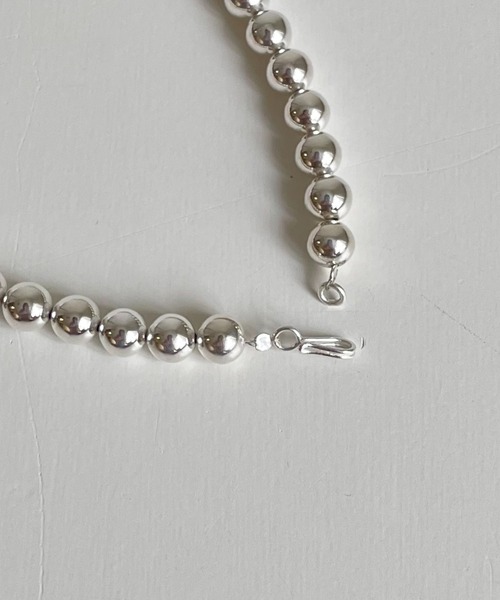 CANAL JEAN（キャナルジーン）の「Pt(ピーティー) 連玉ネックレスショート（ネックレス・レディース・シルバー・ONE SIZE）」の2枚目の写真