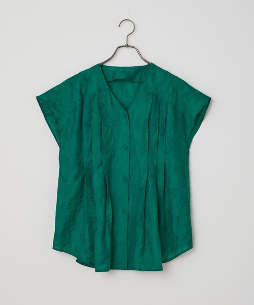 CIAOPANIC(チャオパニック)の「リーフ柄ジャガードノースリーブタックシャツ(シャツ/ブラウス・レディース・ブラック/グリーン・FREE)」の3枚目の写真