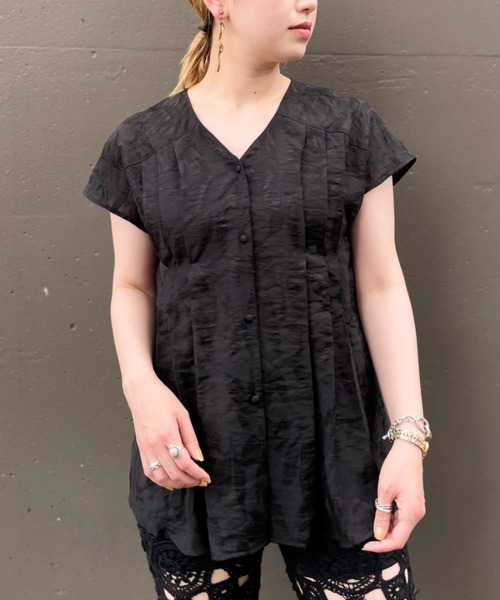 CIAOPANIC(チャオパニック)の「リーフ柄ジャガードノースリーブタックシャツ(シャツ/ブラウス・レディース・ブラック/グリーン・FREE)」の18枚目の写真