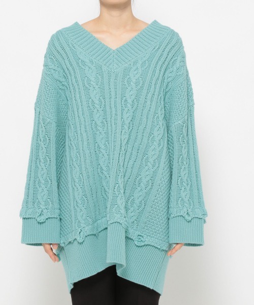 JEANASIS(ジーナシス)の「ダメージケーブルBIGVニット/958383(ニット/セーター・レディース・アイボリー/ブラック/ブルー・FREE)」の6枚目の写真