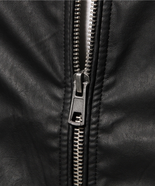 WEGO（ウィゴー）の「WEGO/フェイクレザーシングルライダースジャケット（ライダースジャケット・メンズ・ブラック/ベージュ・MEDIUM/LARGE）」の6枚目の写真