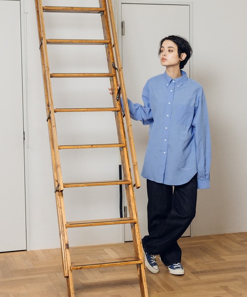 MUHET（ミュエータ）の「レギュラーカラービッグシャツ（シャツ/ブラウス・レディース・ベージュ/オフホワイト/サックスブルー/グリーン・SMALL/MEDIUM/LARGE）」の17枚目の写真