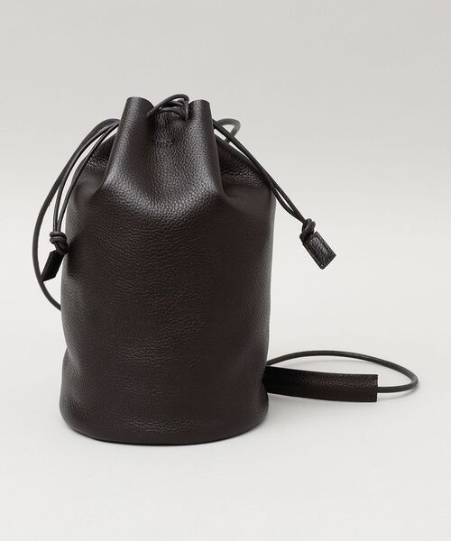 SHIPS（シップス）の「SHIPS: レザー 巾着バッグ（エコバッグ/サブバッグ・メンズ・ブラック/ダークグレー・ONE SIZE）」の18枚目の写真