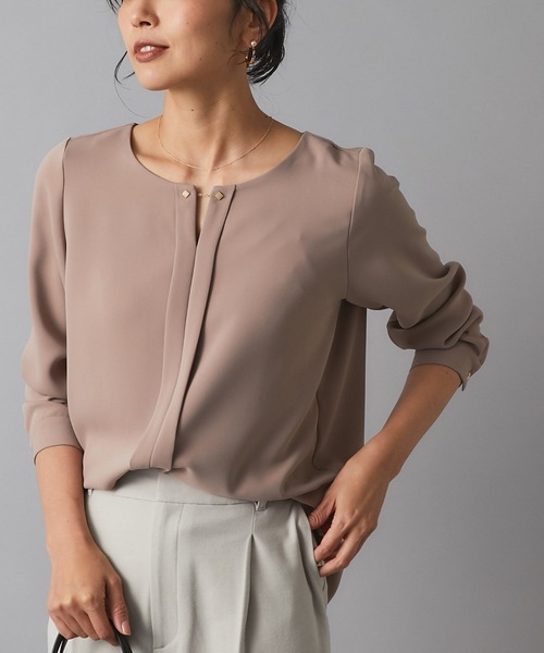 RIVE DROITE（リヴドロワ）の「女性らしい上品シルエットが魅力　フロントパーツブラウス（シャツ/ブラウス・レディース・アイボリー/ピンクベージュ/カーキ/ネイビー・38）」の4枚目の写真