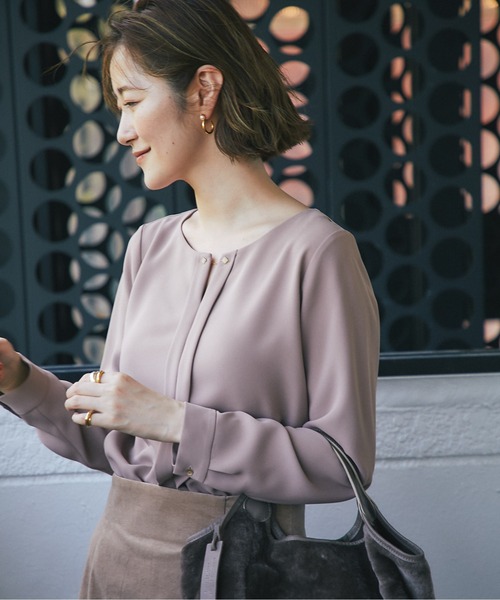 RIVE DROITE（リヴドロワ）の「女性らしい上品シルエットが魅力　フロントパーツブラウス（シャツ/ブラウス・レディース・アイボリー/ピンクベージュ/カーキ/ネイビー・38）」の7枚目の写真