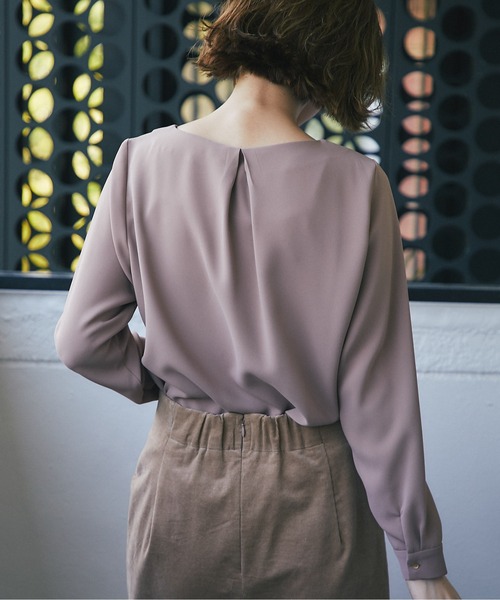RIVE DROITE（リヴドロワ）の「女性らしい上品シルエットが魅力　フロントパーツブラウス（シャツ/ブラウス・レディース・アイボリー/ピンクベージュ/カーキ/ネイビー・38）」の5枚目の写真