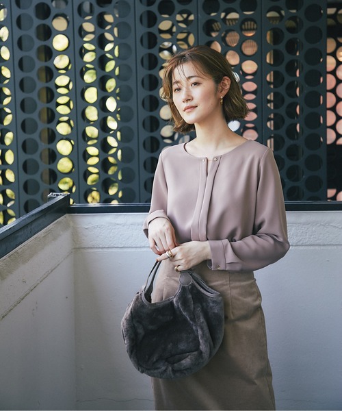 RIVE DROITE（リヴドロワ）の「女性らしい上品シルエットが魅力　フロントパーツブラウス（シャツ/ブラウス・レディース・アイボリー/ピンクベージュ/カーキ/ネイビー・38）」の8枚目の写真