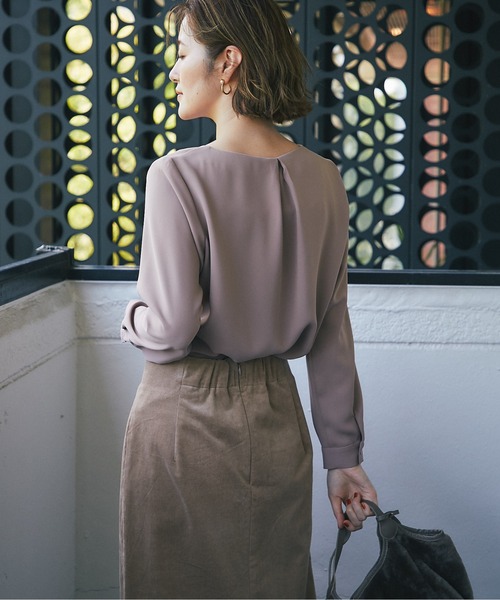 RIVE DROITE（リヴドロワ）の「女性らしい上品シルエットが魅力　フロントパーツブラウス（シャツ/ブラウス・レディース・アイボリー/ピンクベージュ/カーキ/ネイビー・38）」の14枚目の写真