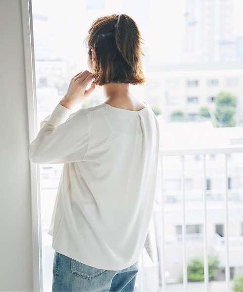 RIVE DROITE（リヴドロワ）の「女性らしい上品シルエットが魅力　フロントパーツブラウス（シャツ/ブラウス・レディース・アイボリー/ピンクベージュ/カーキ/ネイビー・38）」の9枚目の写真