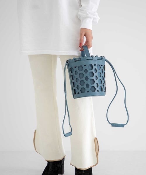 PROTCOL（プロトコル）の「PROTCOL　BEEHIVE MINI B（ハンドバッグ・レディース・グレー/ブルー系その他・ONE）」の5枚目の写真