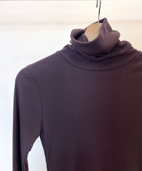 CEMONEMO(セモネモ)の「タートルネック リブカットソー(Tシャツ/カットソー・レディース・ブラック/グリーン/アイボリー/ダークパープル/キャメル/ブルー/オートミール/モカ/マスタード・FREE)」の7枚目の写真