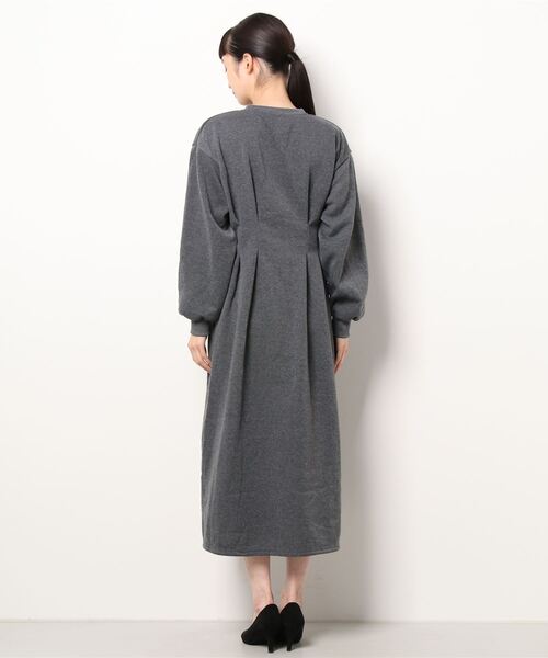 ECRIRE(エクリール)の「ウエストタックロングOP(ワンピース・レディース・チャコールグレー/ブラック/ベージュ・M)」の9枚目の写真