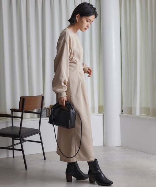 ECRIRE(エクリール)の「ウエストタックロングOP(ワンピース・レディース・チャコールグレー/ブラック/ベージュ・M)」の18枚目の写真