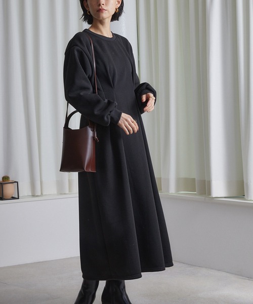 ECRIRE(エクリール)の「ウエストタックロングOP(ワンピース・レディース・チャコールグレー/ブラック/ベージュ・M)」の6枚目の写真