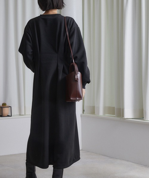 ECRIRE(エクリール)の「ウエストタックロングOP(ワンピース・レディース・チャコールグレー/ブラック/ベージュ・M)」の10枚目の写真