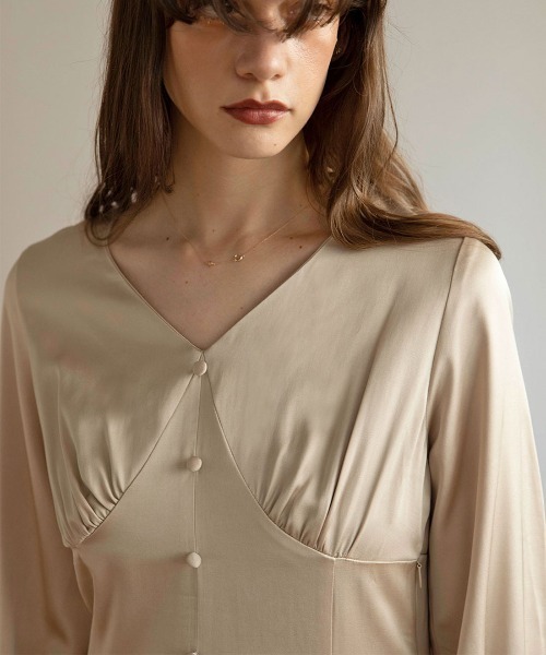 mangata(モンガータ)の「Satin flare onepiece(Tシャツ/カットソー・レディース・ホワイト/ブラック・FREE)」の7枚目の写真
