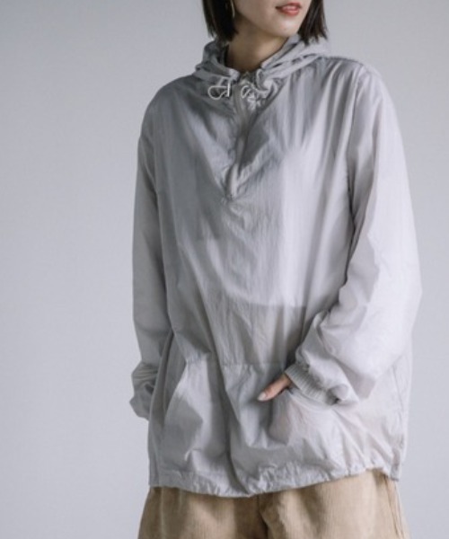 Chaco closet(チャコ クローゼット)の「軽量ナイロンプルオーバーパーカー ポーチ付き(マウンテンパーカー・レディース・ブラック/グレー/イエロー・FREE)」の9枚目の写真