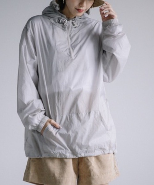 Chaco closet(チャコ クローゼット)の「軽量ナイロンプルオーバーパーカー ポーチ付き(マウンテンパーカー・レディース・ブラック/グレー/イエロー・FREE)」の10枚目の写真