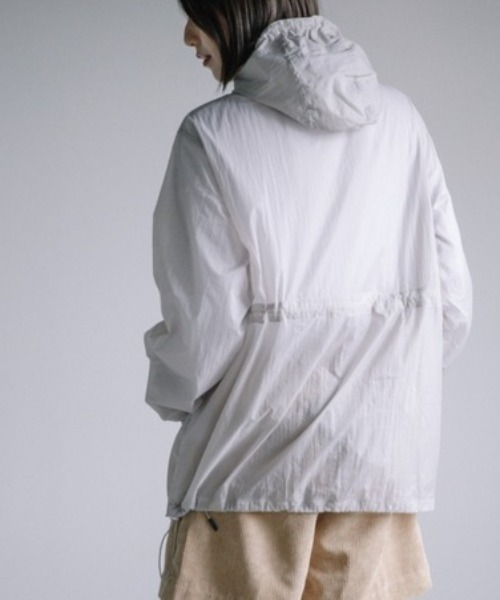 Chaco closet(チャコ クローゼット)の「軽量ナイロンプルオーバーパーカー ポーチ付き(マウンテンパーカー・レディース・ブラック/グレー/イエロー・FREE)」の11枚目の写真