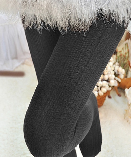 Fun & Daily（ファンアンドデイリー）の「F&D : ケーブル柄・タイツ（タイツ/ストッキング・レディース・ブラック/ワインレッド/マスタード/グレー/チャコールグレー/ブラウン/ホワイト/ネイビー/パープル・FREE）」の14枚目の写真