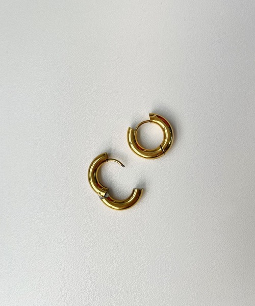 CEMONEMO（セモネモ）の「【金属アレルギー対応】 ワンタッチ ボリューム フープピアス / サージカルステンレス（ピアス（両耳用）・レディース・シルバー/ゴールド・FREE）」の13枚目の写真