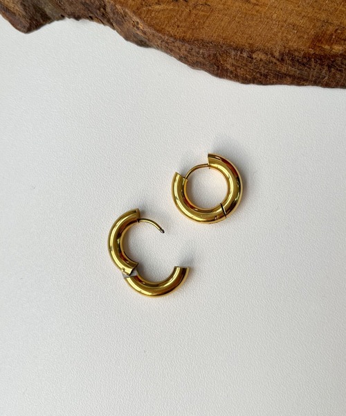 CEMONEMO（セモネモ）の「【金属アレルギー対応】 ワンタッチ ボリューム フープピアス / サージカルステンレス（ピアス（両耳用）・レディース・シルバー/ゴールド・FREE）」の12枚目の写真