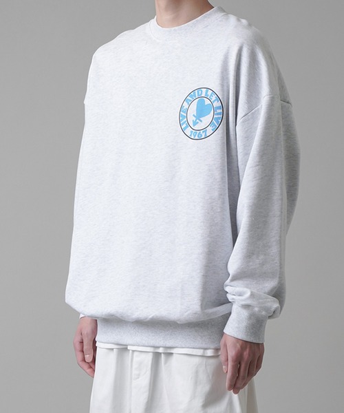 SPINNS（スピンズ）の「【ゆったりシルエット】HART1967バックロゴスウェット（スウェット・メンズ・アッシュグレー/ブラック/レッド/サックスブルー・ONESIZE）」の10枚目の写真