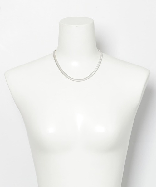 URBAN RESEARCH（アーバンリサーチ）の「ワイドスネークチェーンネックレス（ネックレス・レディース・シルバー/ゴールド・-）」の7枚目の写真