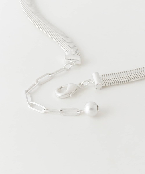 URBAN RESEARCH（アーバンリサーチ）の「ワイドスネークチェーンネックレス（ネックレス・レディース・シルバー/ゴールド・-）」の8枚目の写真