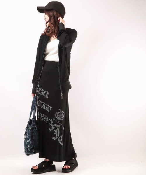 BLACK JACKALL CROWN(ブラックジャッカルクラウン)の「BLACK JACKALL CROWN レーヨン天竺 ロゴプリント ロングスカート(スカート・レディース・ブラック・M)」の8枚目の写真
