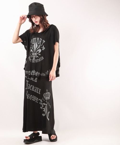 BLACK JACKALL CROWN(ブラックジャッカルクラウン)の「BLACK JACKALL CROWN レーヨン天竺 ロゴプリント ロングスカート(スカート・レディース・ブラック・M)」の4枚目の写真