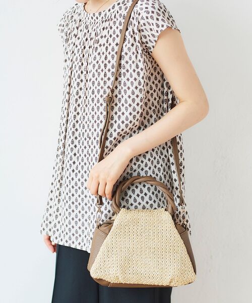 le.coeur blanc（ルクールブラン）の「ツイストハンドル2WAYトート（ショルダーバッグ・レディース・アイボリー・FREE）」の6枚目の写真