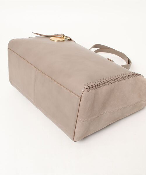 SEE BY CHLOE(シーバイクロエ)の「TILDA / トートバッグ TOTE(トートバッグ・レディース・グレー・FREE)」の3枚目の写真