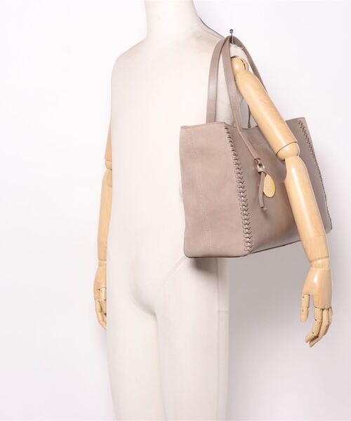 SEE BY CHLOE(シーバイクロエ)の「TILDA / トートバッグ TOTE(トートバッグ・レディース・グレー・FREE)」の5枚目の写真