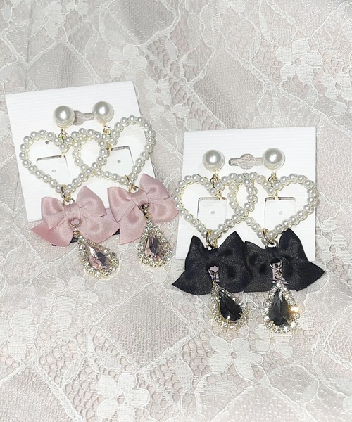 ROJITA（ロジータ）の「リボンビジュ付きパールハートイヤリング（イヤリング・レディース・ブラック/ピンク・FREE）」の7枚目の写真