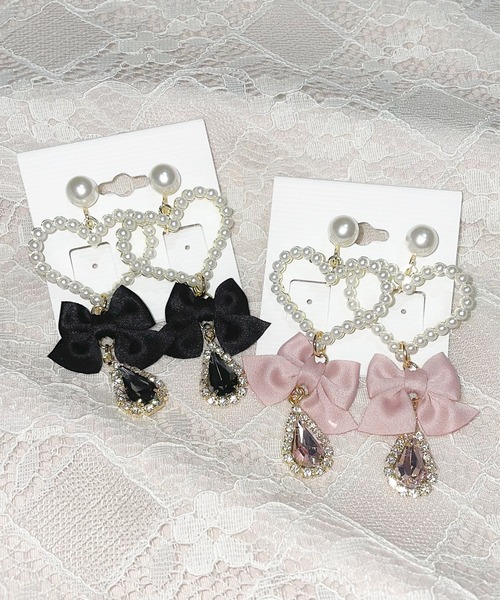 ROJITA（ロジータ）の「リボンビジュ付きパールハートイヤリング（イヤリング・レディース・ブラック/ピンク・FREE）」の8枚目の写真