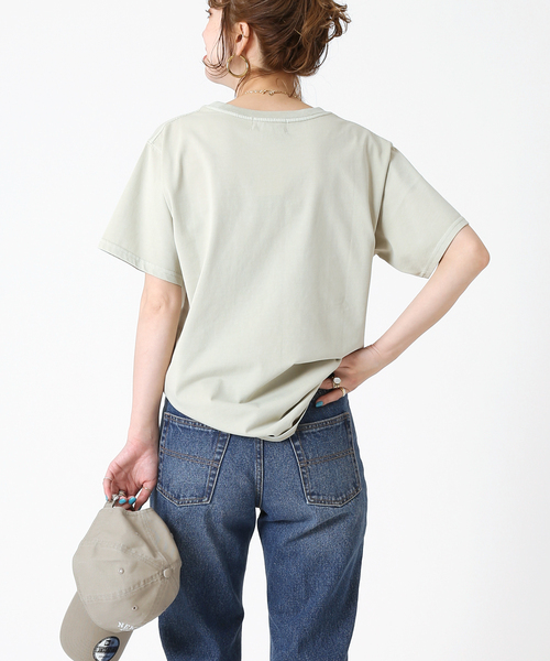 B.C STOCK(ベーセーストック)の「ピグメント2段ロゴTシャツ(Tシャツ/カットソー・レディース・ホワイト/ベージュ/ネイビー/グリーン・FREE)」の12枚目の写真