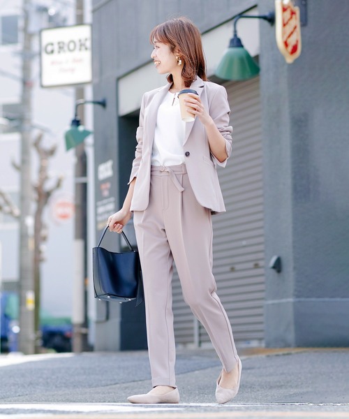 WHITE JOOLA（ホワイトジョーラ）の「【手洗いできる・WEB限定】パールキーネックデザインフレアー半袖ブラウス（シャツ/ブラウス・レディース・ブラック/ベージュ/オフホワイト・LL/SS/S/M/L）」の10枚目の写真