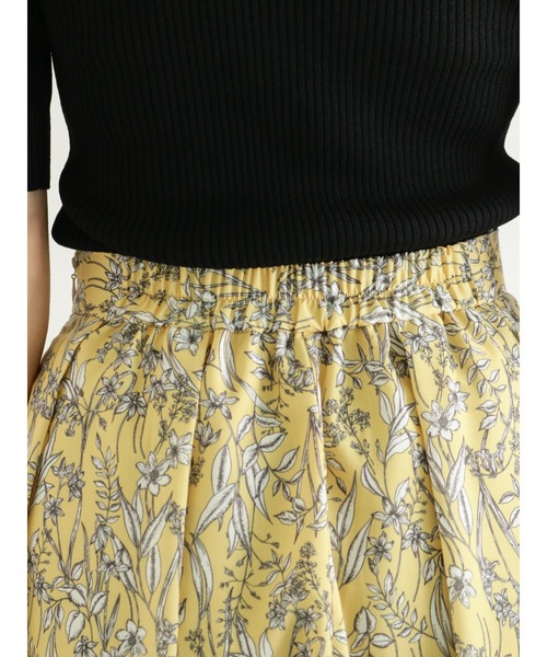 Te chichi（テチチ）の「ボタニカルプリントタックスカート（スカート・レディース・イエロー/グリーン/チャコール・SMALL/MEDIUM）」の8枚目の写真