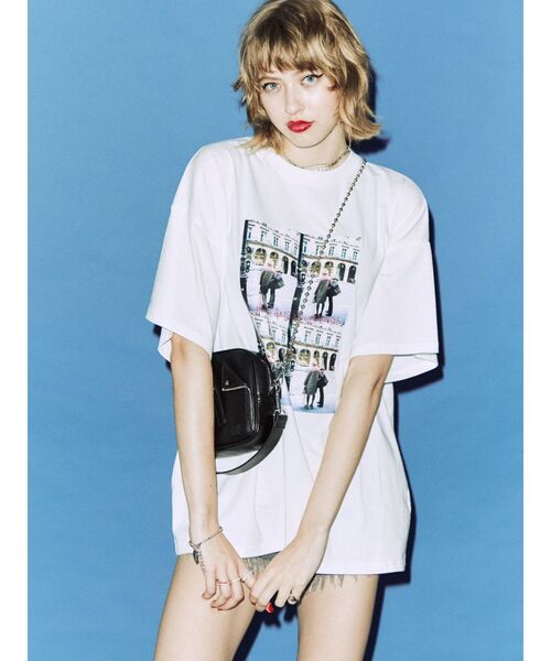 jouetie(ジュエティ)の「カラーフォトスーパーBIG Tシャツ(Tシャツ/カットソー・レディース・ブラック/オフホワイト/ブルー・MEDIUM)」の2枚目の写真