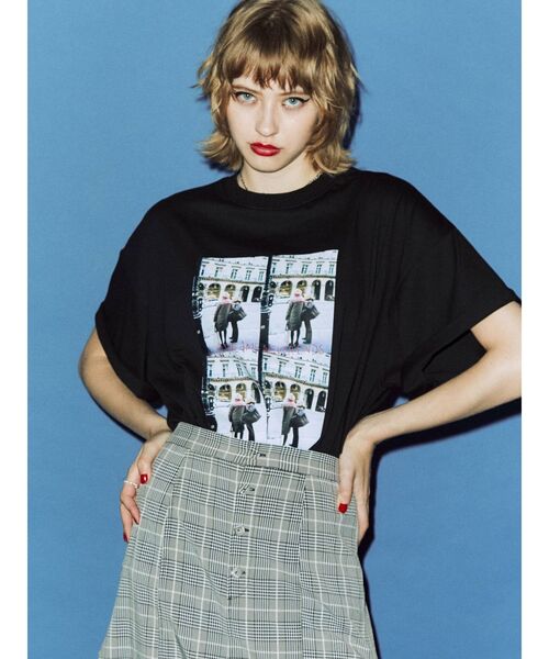 jouetie(ジュエティ)の「カラーフォトスーパーBIG Tシャツ(Tシャツ/カットソー・レディース・ブラック/オフホワイト/ブルー・MEDIUM)」の1枚目の写真