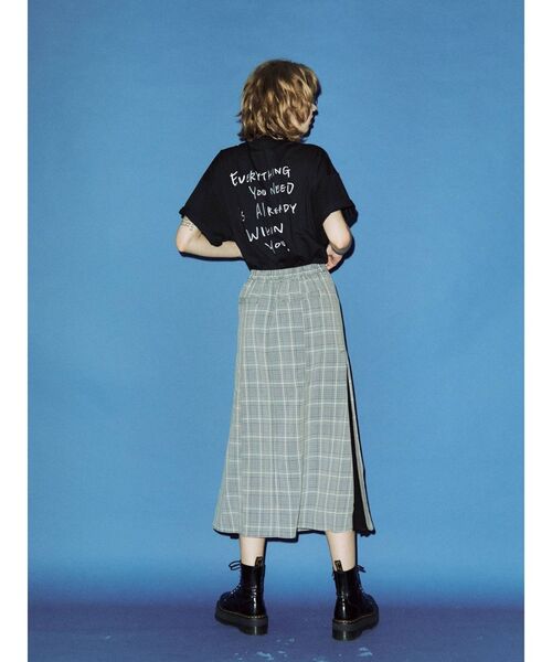 jouetie(ジュエティ)の「カラーフォトスーパーBIG Tシャツ(Tシャツ/カットソー・レディース・ブラック/オフホワイト/ブルー・MEDIUM)」の13枚目の写真