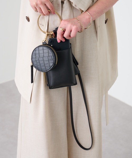 COLONY 2139(コロニートゥーワンスリーナイン)の「3連ショルダーバッグ/スマホショルダー/スマホポーチ(ショルダーバッグ・レディース・ブラック/パープル/ブラウン/グリーン/ブラック系その他/ライトベージュ/ネイビー/ライトブルー/ダークグリーン/シルバー/ブラック系その他2/ベージュ/ブラック系その他3・FREE)」の16枚目の写真