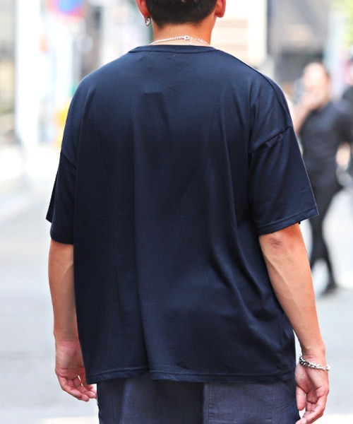 LUXSTYLE(ラグスタイル)の「ネックレス付きカレッジロゴBIGTシャツ(Tシャツ/カットソー・メンズ・ホワイト/ブラック/ネイビー・M/L/XL)」の14枚目の写真