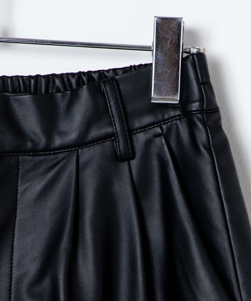 WEGO（ウィゴー）の「WEGO/フェイクレザーハーフパンツ（その他パンツ・レディース・アイボリー/ブラック・FREE）」の17枚目の写真