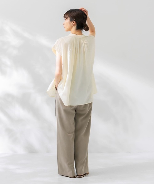 KBF（ケイビーエフ）の「タックフレアスリーブレスブラウス（シャツ/ブラウス・レディース・ブラック/アイボリー/ホワイト系その他・ONE）」の10枚目の写真