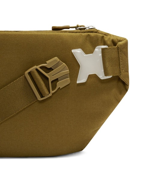 NIKE（ナイキ）の「ナイキ エレメンタル プレミアム ファニー パック (8L) / Nike Elemental Premium Fanny Pack (8L)（ボディバッグ/ウエストポーチ・メンズ・ブラック/オリーブ/エンジ・ONE SIZE）」の17枚目の写真