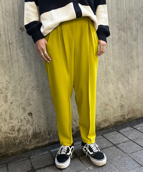 mi via loca（ミヴィアロカ）の「コクーンラウンジパンツ（その他パンツ・レディース・ブラック/ダークグリーン/マスタード/モカ/コーラル/ライトグリーン・FREE）」の4枚目の写真